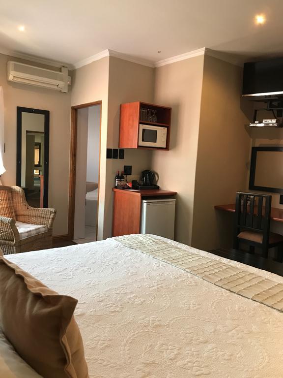 A La Martha'S Air-Port Guest House Port Elizabeth Eksteriør billede
